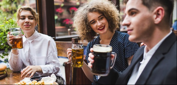 Comida alemana tope de gama: este es el bodegón con los platos más icónicos del país europeo y buena cerveza