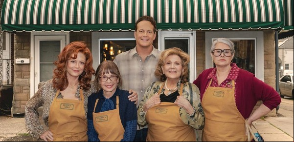 Abrió un restaurante atendido por nonnas en honor a su mamá y la emotiva historia llegó a Netflix