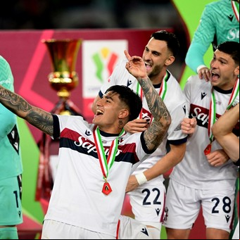 Santi Castro y Benja Domínguez, históricos con el Bologna: venció al Milan y con la Coppa Italia cortó una sequía de 51 años sin títulos locales