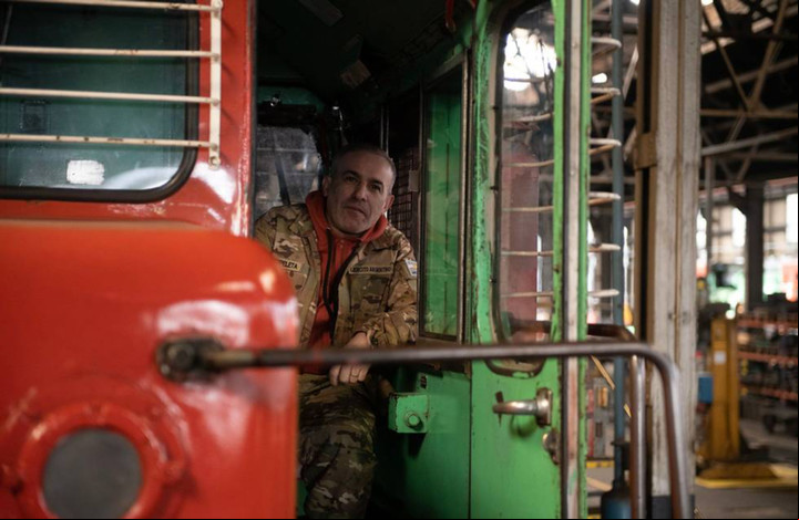 Dante Mastropierro, en "El Eternauta". Había trabajado con Stagnaro en "Okupas" y volvió a "El Eternauta" con una escena calcada de aquel ciclo. Foto: Netflix