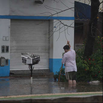 Inundaciones por el diluvio en la Ciudad y Provincia: los videos de las calles y caminos anegados