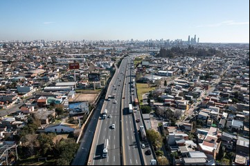 Con la construcción de un parque solar, buscan dotar de energías renovables a la autopista Buenos Aires-La Plata 