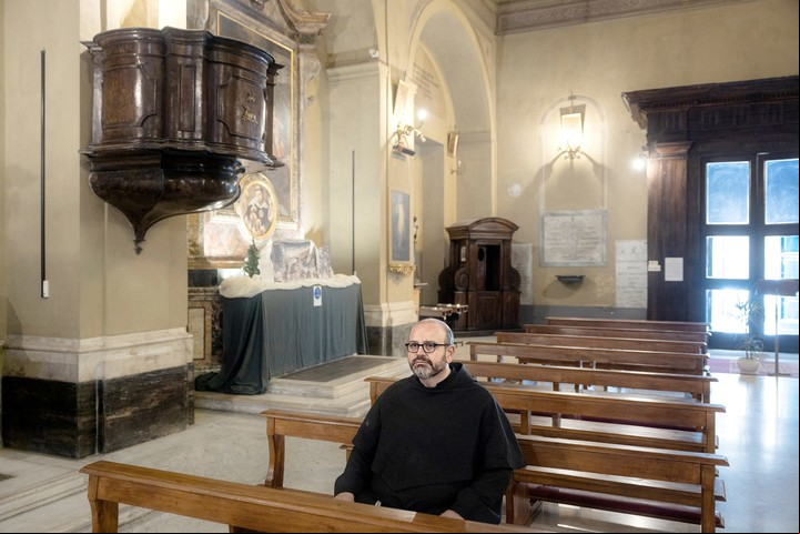 Paolo Benanti en Roma, el año pasado. Foto Alessandro Penso para The New York Times