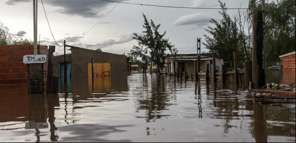 Alerta roja por tormentas e inundaciones en Buenos Aires, EN VIVO: dramáticas imágenes en Zárate, tres desaparecidos en Rojas y un pronóstico complicado