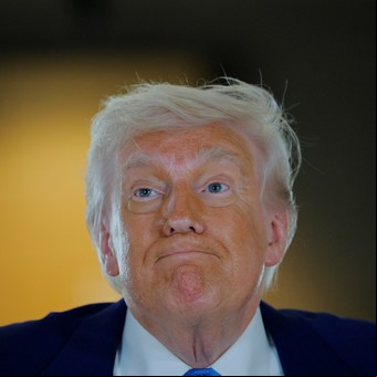 Trump le declara la guerra a Walmart por la suba de precios: dijo que la empresa debe "comerse los aranceles" y que la estará "vigilando"