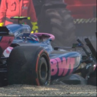 Franco Colapinto destrozó su Alpine en la Q1 del GP de Emilia Romagna cuando buscaba mejorar su tiempo: se pegó contra un muro a la salida de Tamburello
