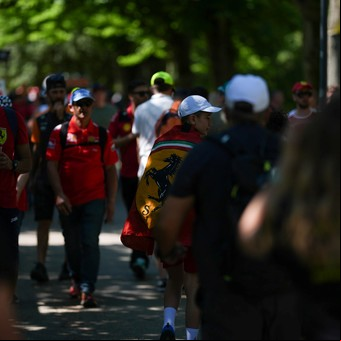 En Imola, como en Constitución: un tren demorado y explicaciones nulas para llegar a tiempo a alentar a Franco Colapinto en su regreso a la F1
