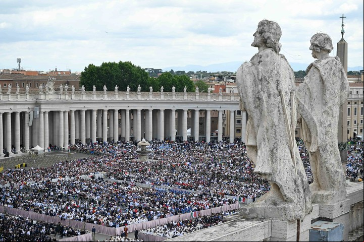 Una multitud siguió la ceremonia. Foto: Víctor Sokolowicz