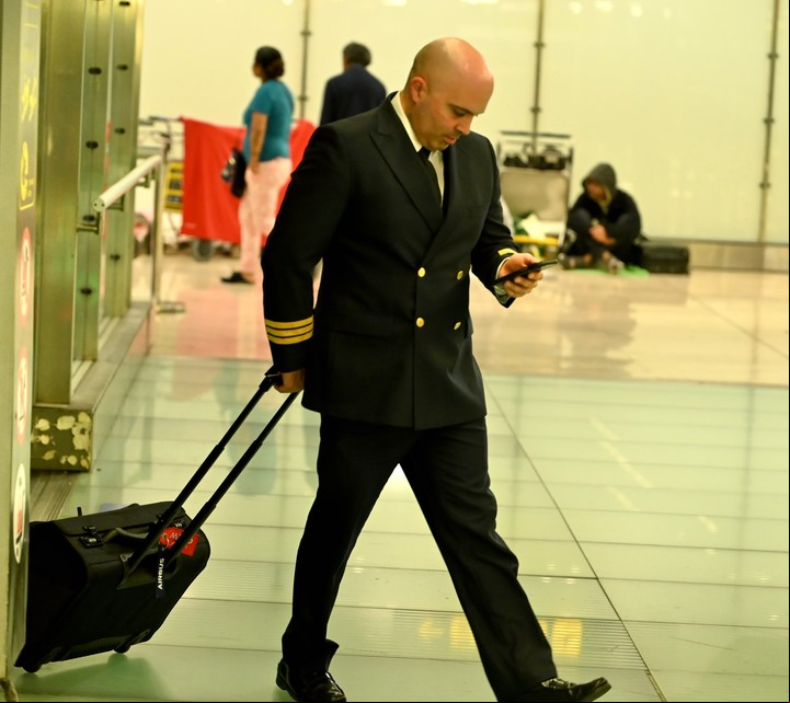 Los empleados del aeropuerto se quejan por la presencia de los "sin techo". Foto: Cézaro De Luca