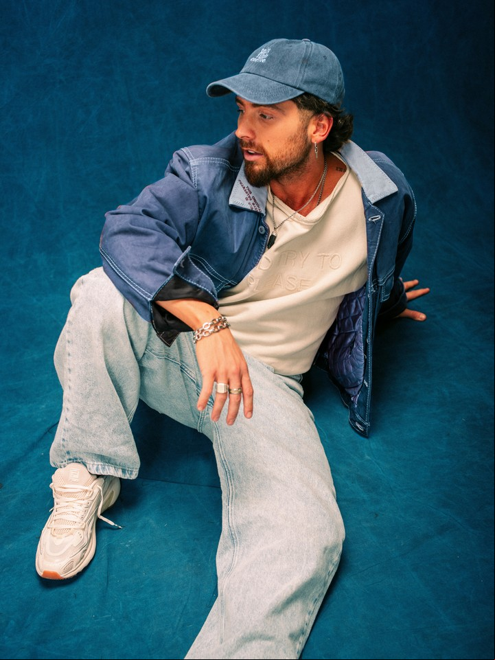 Maxi Espindola, separado de MYA, presentó su primera canción. Foto: Prensa.
