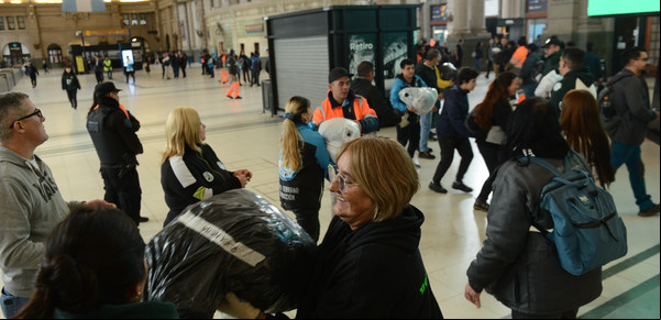 Inundaciones en Zárate y Campana: juntan donaciones para los damnificados y un nuevo Tren Solidario partirá este martes
