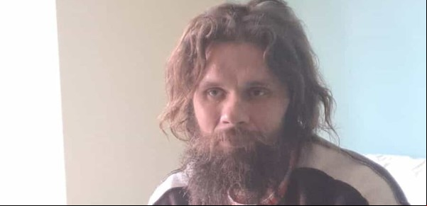 Encontraron a un hombre que no sabe como se llama y no recuerda su pasado