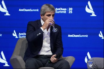 El gobierno busca dar por terminado el riesgo cambiario en la Argentina