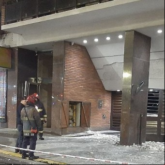 Explotó la caldera de un edificio de Recoleta: evacuaron a 70 vecinos y rescataron a dos personas con hipoacusia que no percibieron el estallido