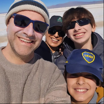 Quiénes eran los integrantes de la familia que fue encontrada muerta en su departamento de Villa Crespo
