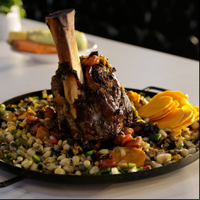 Osobuco al horno con humita 