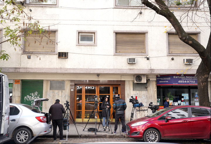 La autopsia refuerza la hipótesis de que la mujer cometió los homicidios y luego se suicidó en el departamento Aguirre 295. Foto: Guillermo Rodríguez Adami.