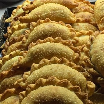 El restaurante de campo de un ex polista donde comer empanadas fritas y una suculenta bondiola a caballo