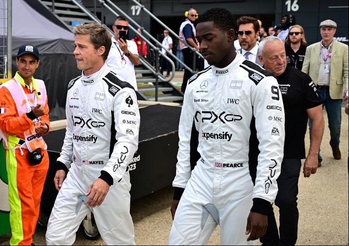 Brad Pitt y Damson Idris, que es su compañero de escudería en la ficción.