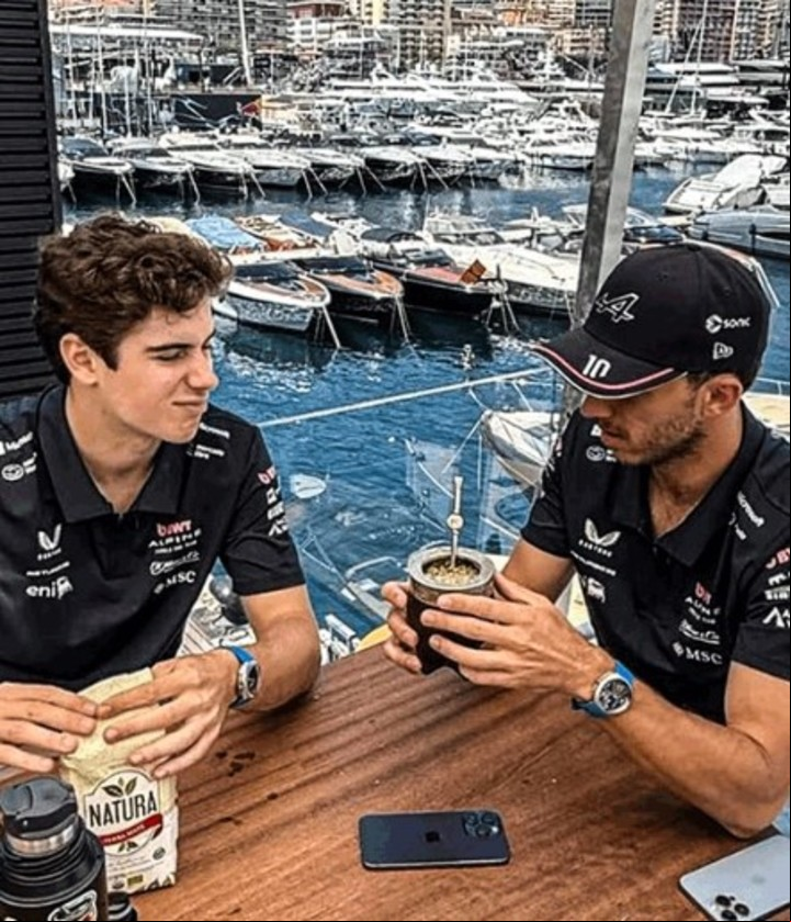 Colapinto y Gasly, antes de tomar unos mates en Mónaco.