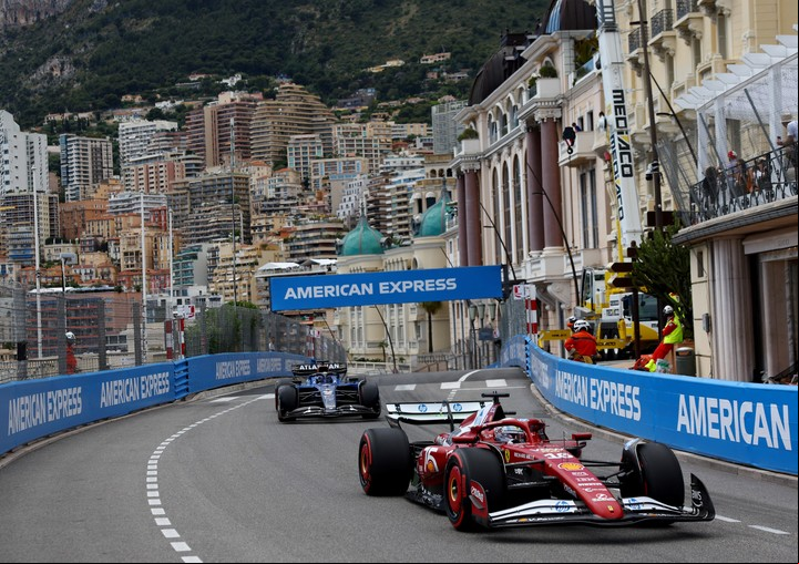 Charles Leclerc, amo en sus calles. Foto: REUTERS / Piroschka Van De Wouw
