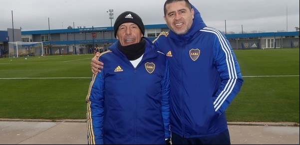 Los famosos códigos del fútbol quedaron por el piso: hoy nadie le compraría un auto usado a Russo ni a Riquelme