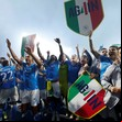 Napoli gritó campeón en la Serie A y logró el cuarto Scudetto de su historia: le ganó a Cagliari y le importó poco y nada que Inter superara a Como