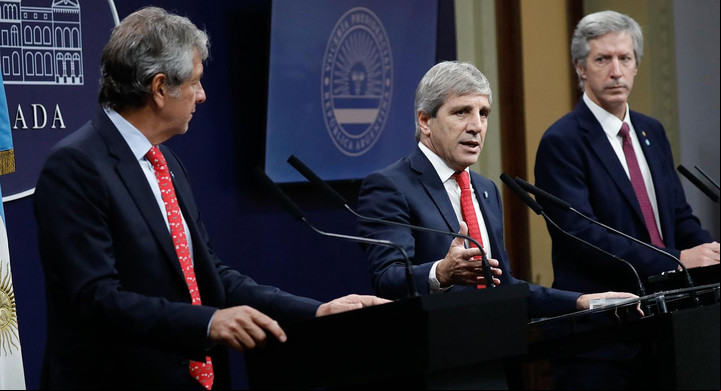 El ministro de Economía, Luis Caputo, el titular de ARCA, Juan Pazo, y el del Banco Central, Santiago Bausili.