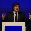 El Gobierno abandona una meta con el FMI para evitar presiones al dólar y tener que emitir