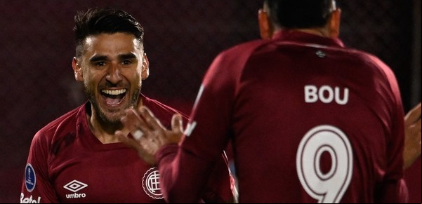 Lanús, invicto a octavos de final de la Copa Sudamericana: empató con Puerto Cabello con un polémico penal sancionado en el VAR