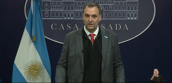 ADEPA pide que el Gobierno revea los nuevos requisitos para que puedan trabajar los periodistas acreditados en Casa Rosada