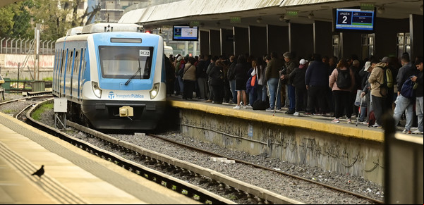 Por problemas técnicos en el ferrocarril Sarmiento cerraron por tres horas la estación de Once: el tren solo circulaba de Moreno a Liniers