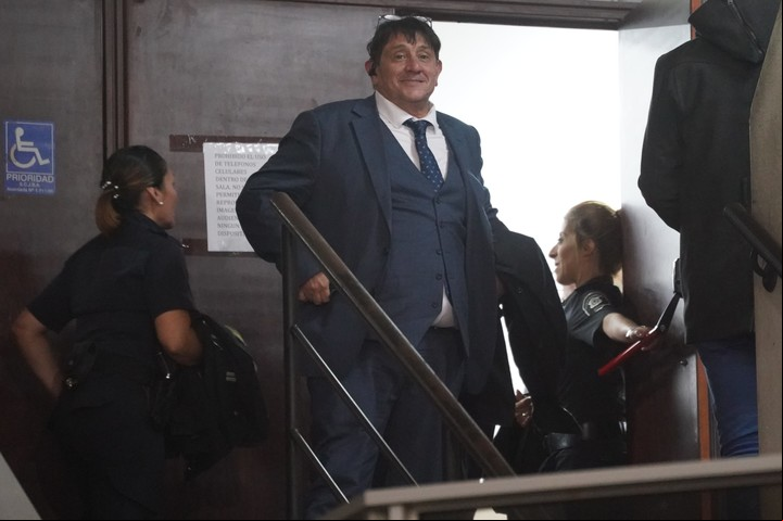 Rodolfo Baqué, uno de los abogados del juicio que le gritó "¡basura!" a la jueza Makintach en plena audiencia. Foto: Juano Tesone.