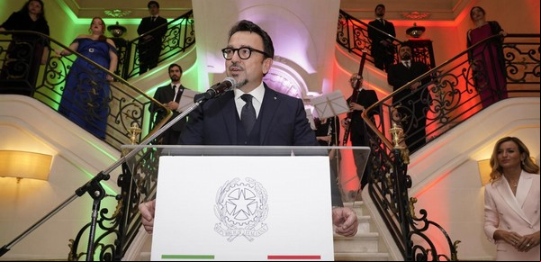 Óperas cantadas a capella y mil invitados en la celebración del 78° aniversario de la República de Italia