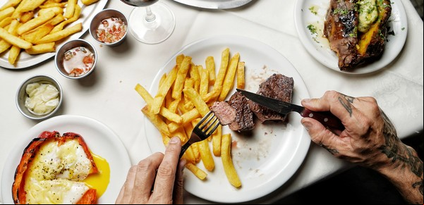 Cerca del Mercado de Pulgas, esta parrilla sorprende con su buena puntuación: "Es mi lugar elegido para ir a comer asado"